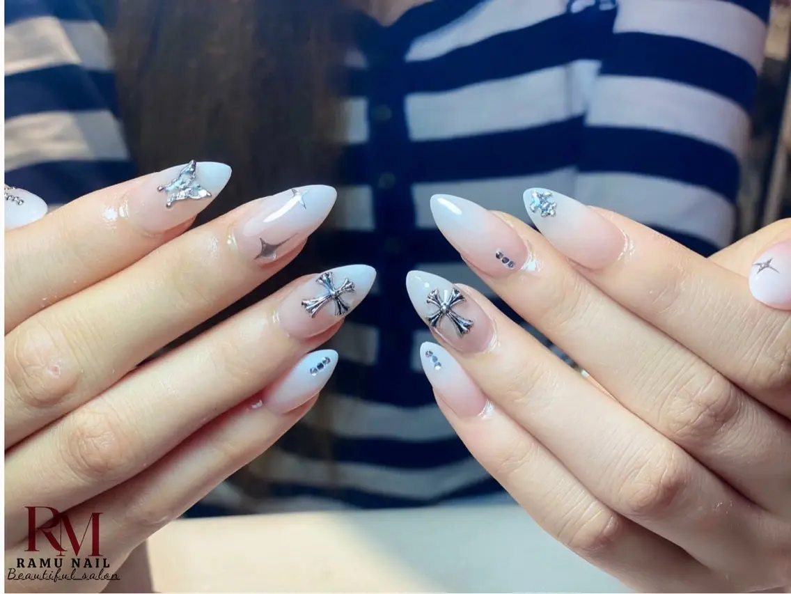 ネイル キラキラネイル マグネットネイル ミラーネイル ピンク 夏ネイル ハンドネイル RAMU Nail 恵比寿店のネイルデザイン