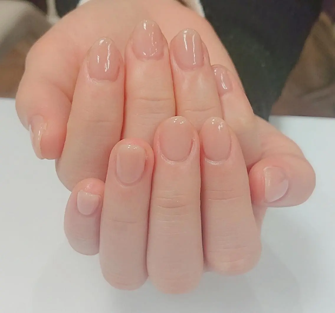 ネイル クリアネイル ピンク ピンクベージュ 🍒当日もOK🍒 𝑳𝑼𝑵𝑨花井のネイルデザイン