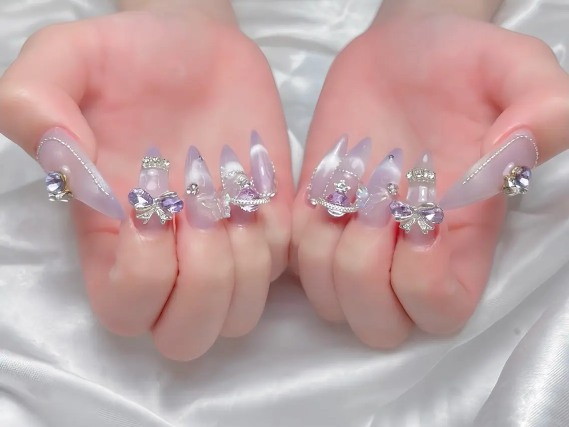 ネイル オーロラネイル チークネイル 桜ネイル クリアネイル ドット ハンドネイル Rin Nail 新大久保店のネイルデザイン