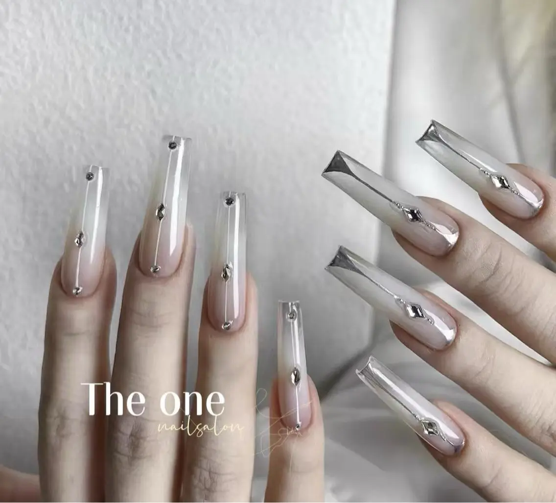 ネイル The oneアオイ アオイのネイルデザイン