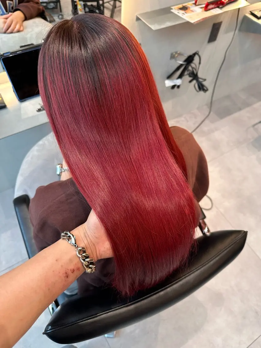 ロング カラー ブリーチ レッドカラー カット ヘアカラー ✨ハイトーンカラー 💫ayumuのヘアスタイル