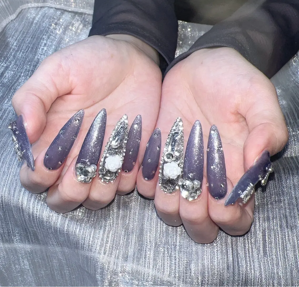 ネイル オーロラネイル チークネイル 長さ出し フットネイル フレンチネイル Lee Nailsのネイルデザイン