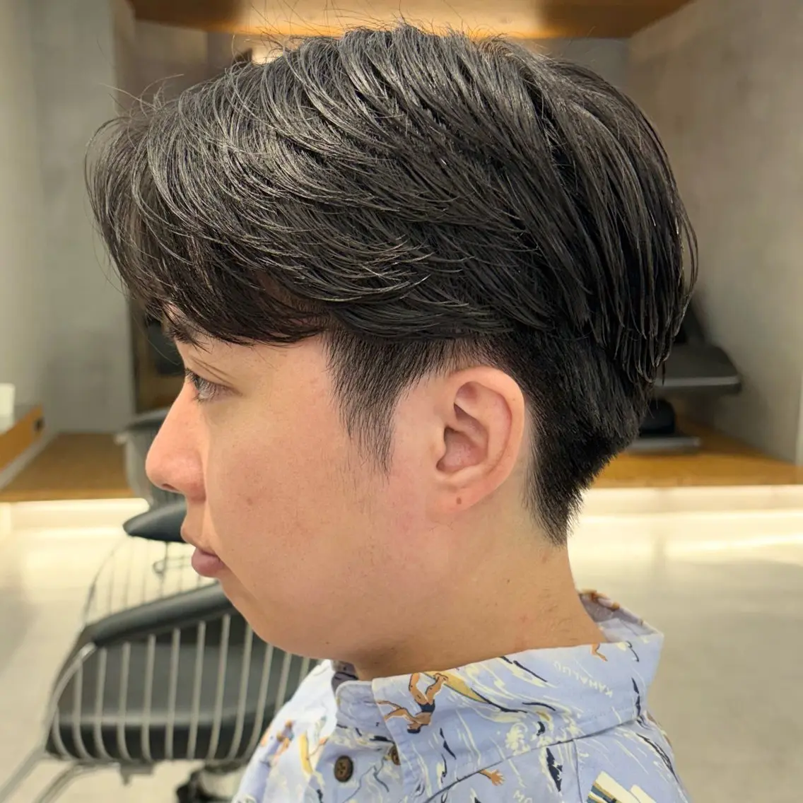 パーマ メンズ メンズパーマ ニュアンスパーマ パーマ センターパート｜メン ズパーマ⭐️かりんのヘアスタイル