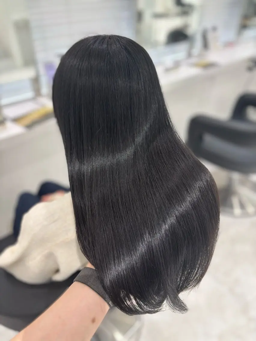ロング カラー ヘアカラー トリートメント ヘッドスパ ヘアセット 流行りの透明感カラー ×縮毛矯正🤍ユウのヘアスタイル