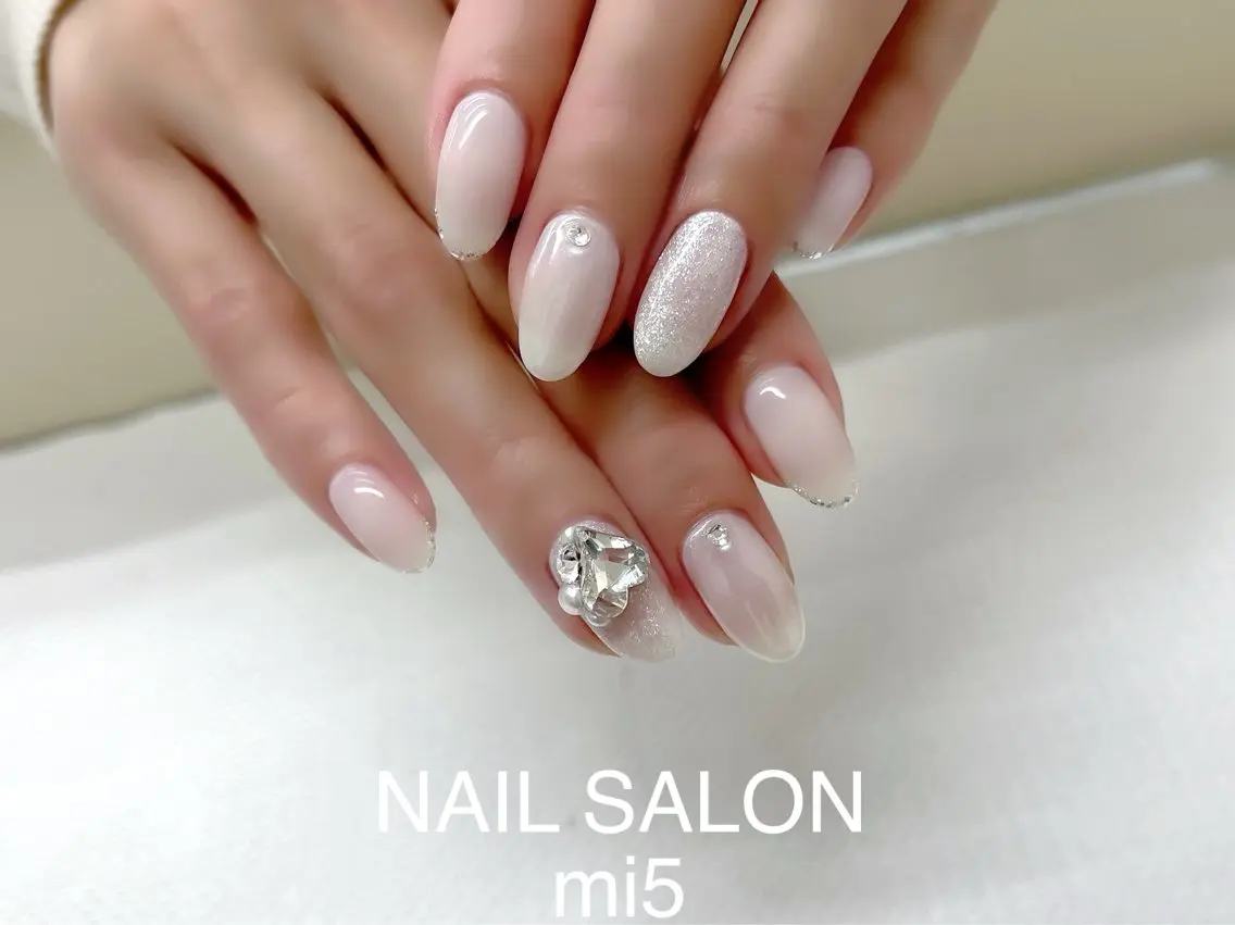 ネイル ホワイト NAIL SALON mi5／Momokoのネイルデザイン