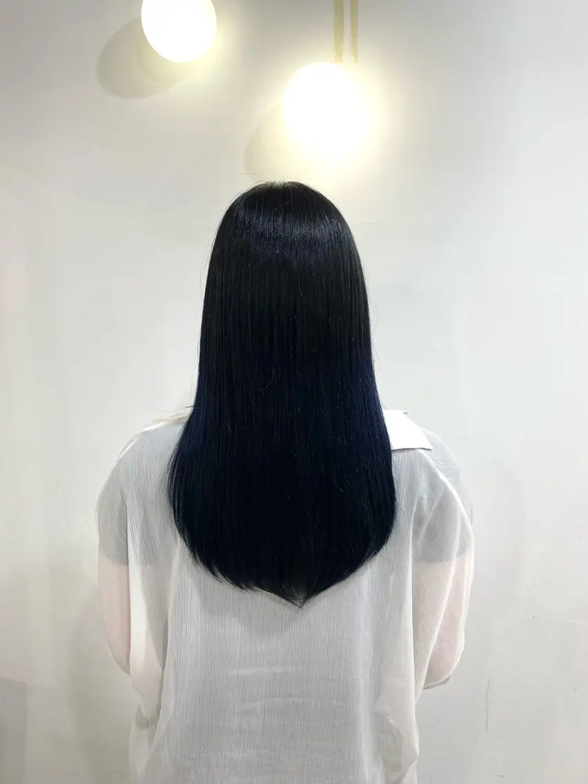 カラー 透明感カラー ネイビーカラー ハナダ メイのヘアスタイル