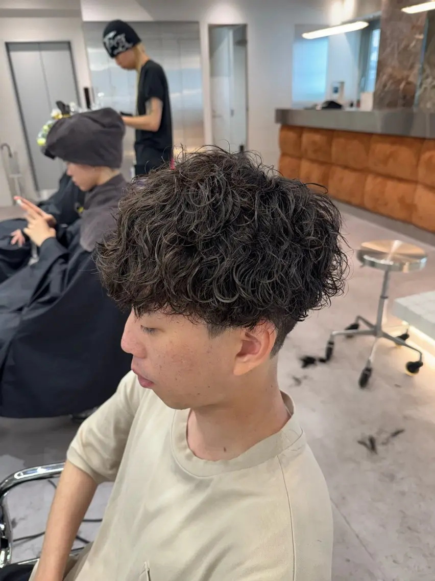 パーマ メンズ メンズパーマ 波巻きパーマ ブリーチ/パーマ特化 片平和寿のヘアスタイル