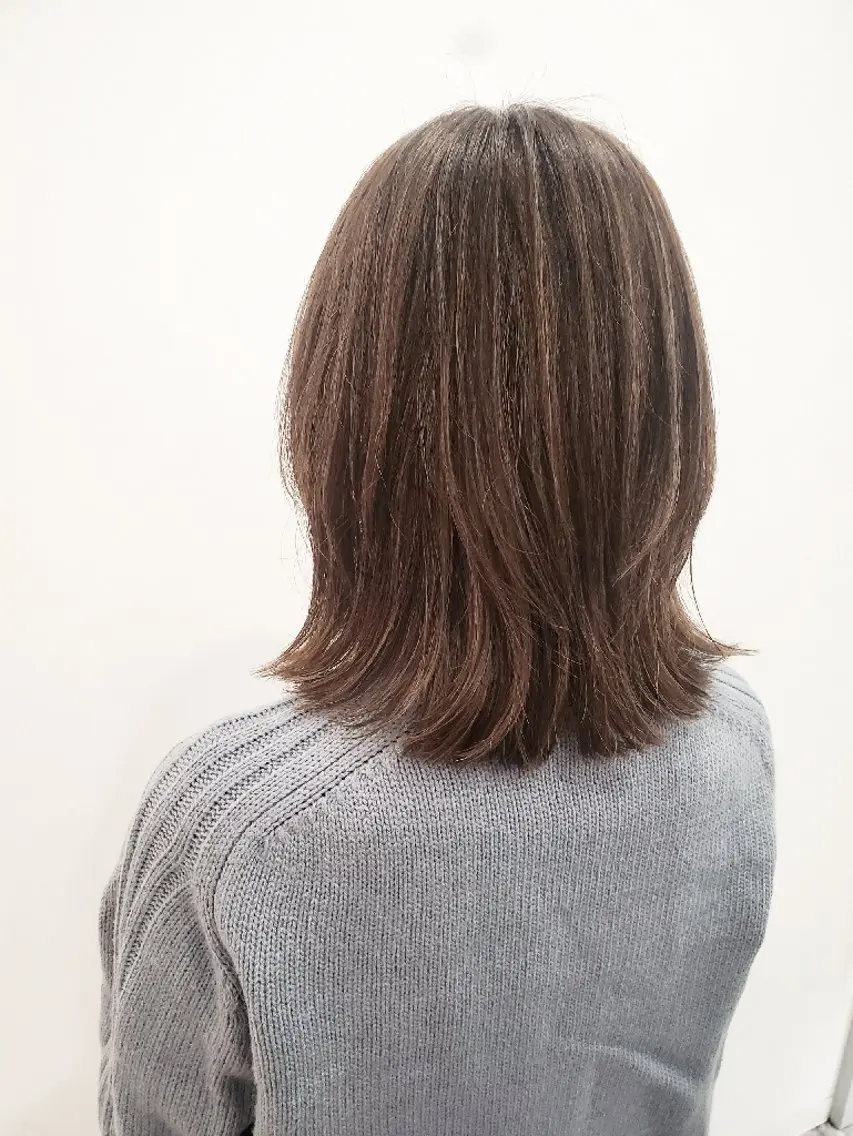 ミディアム ハイライト カット ヘアカラー トリートメント ヘッドスパ 齋藤 愛美のヘアスタイル