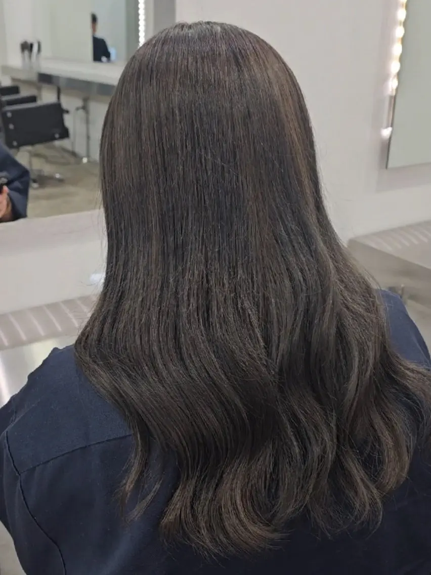 ロング カラー 透明感カラー グレージュ ️︎🤍渡邉 優杏️︎🤍のヘアスタイル