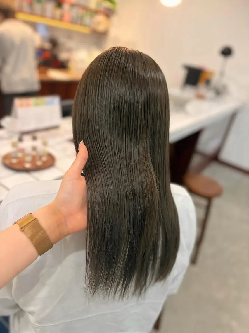 セミロング ヘアカラー トリートメント 太田 明伽のヘアスタイル