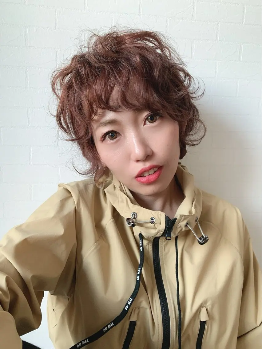 ショート カラー ルプラボウ 石黒よう子のヘアスタイル
