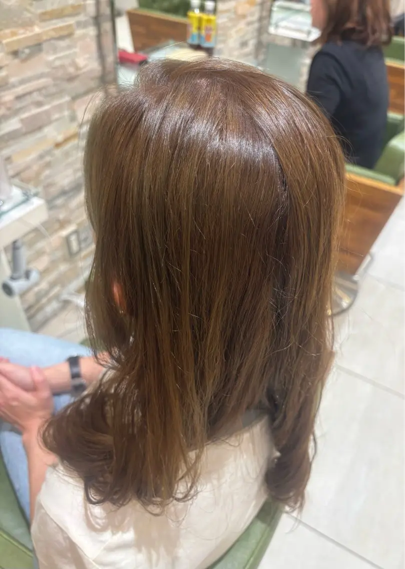 カラー ベージュカラー イエローカラー 関根 莉杏のヘアスタイル