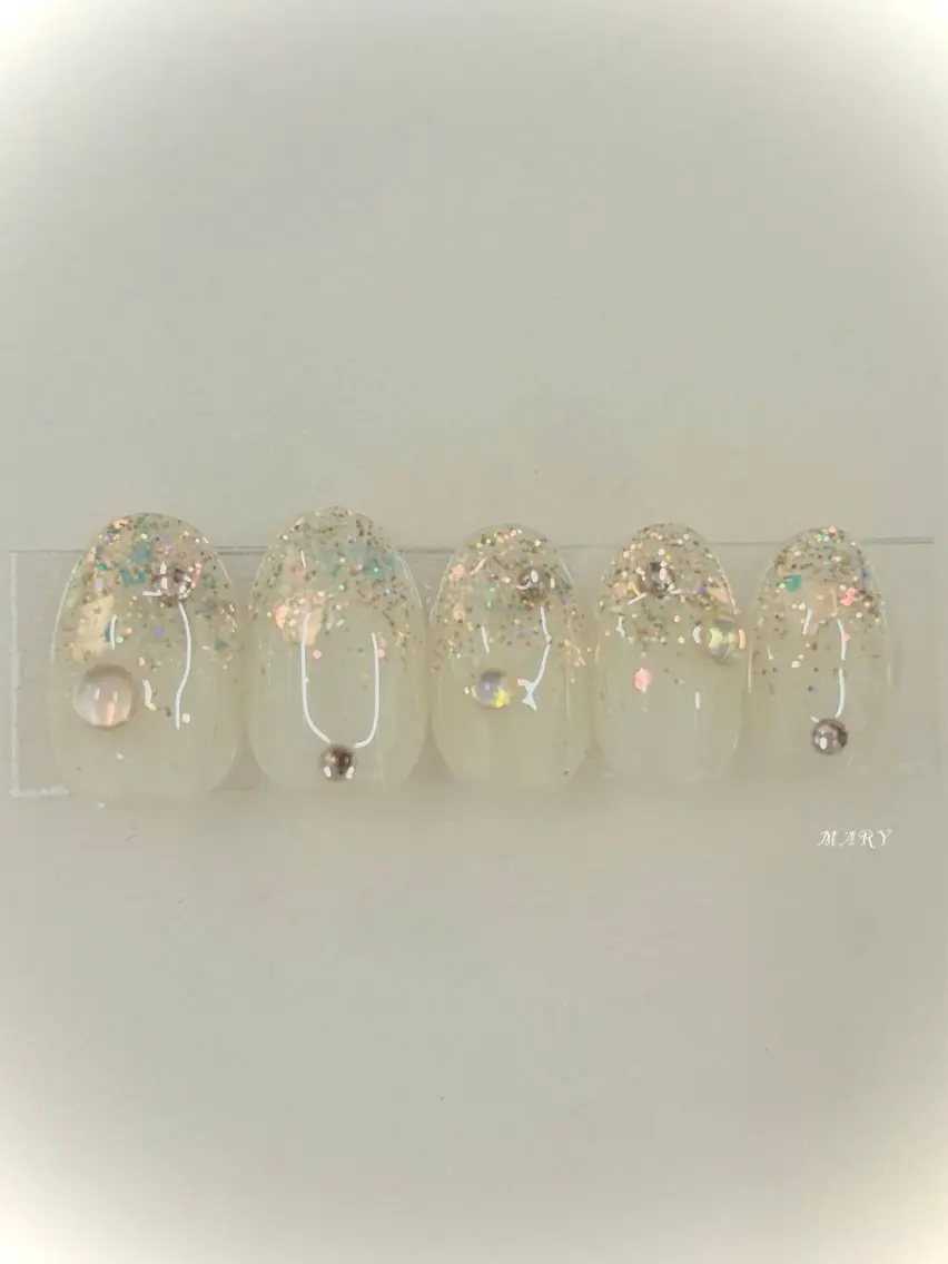ネイル グラデーション キラキラネイル ラメ(グリッター) ラメグラデーション ニュアンスネイル ハンドネイル Mary nail .narumiのネイルデザイン
