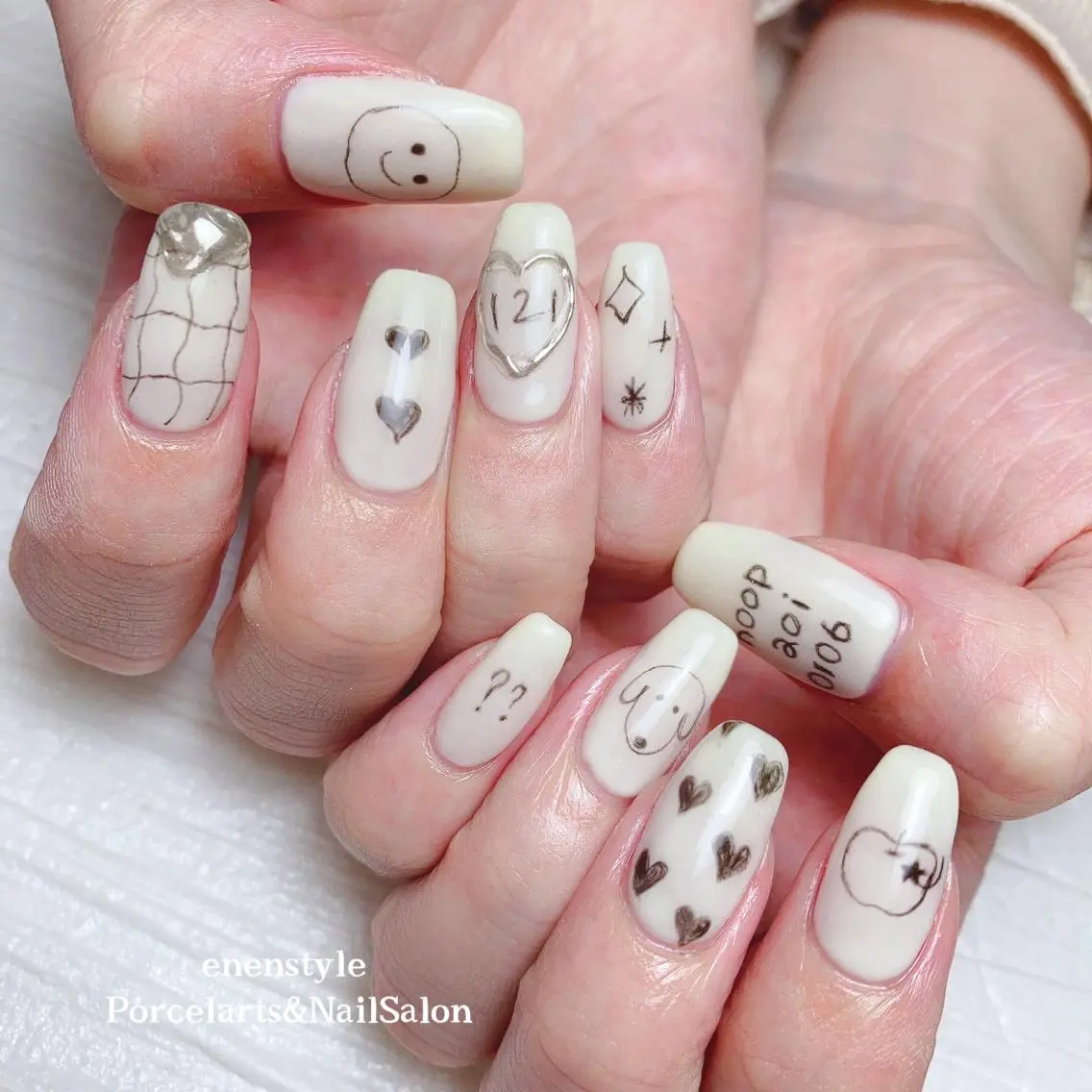 ミディアム ネイル 🐾enen style 🐾のネイルデザイン
