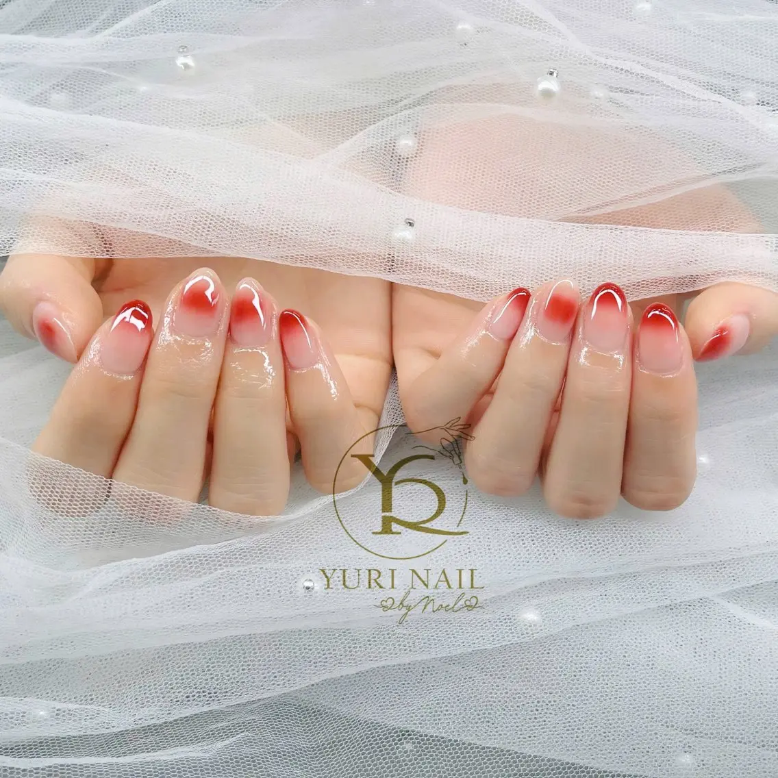 ネイル オーロラネイル ブルー チークネイル フレンチネイル グラデーション ハンドネイル フットネイル ハンドケア YURI Nail NARITAのネイルデザイン