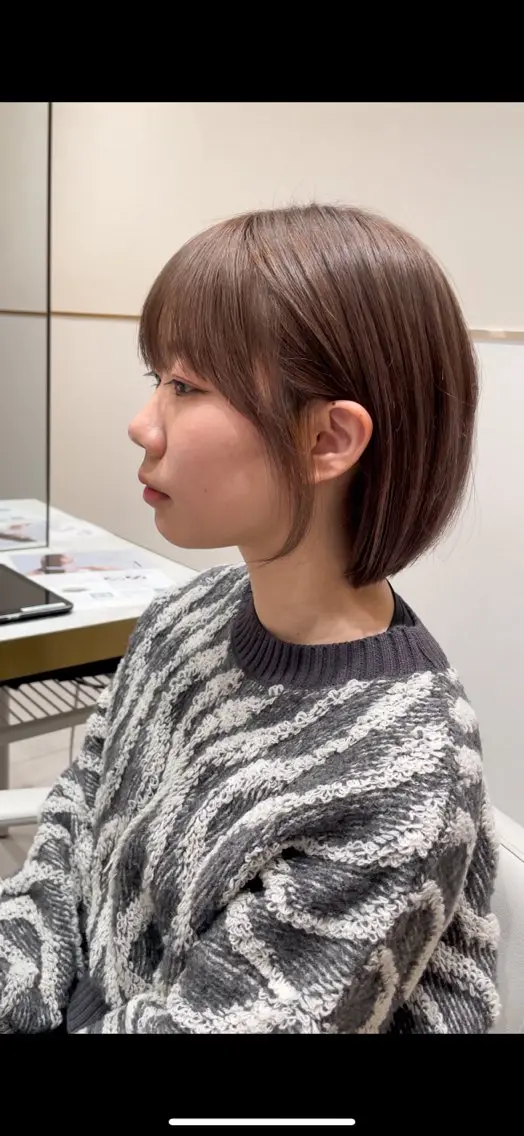 ショート レイヤーカット/透明 感カラー🐬永井瑠栞のヘアスタイル