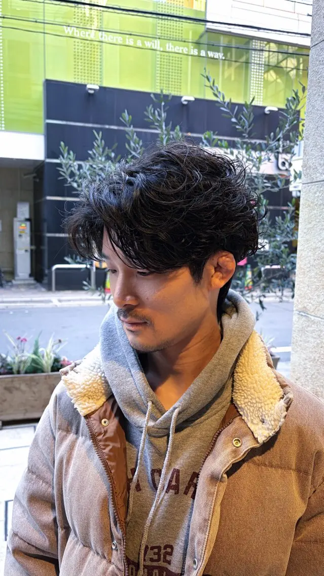 ミディアム パーマ メンズ ミディアムパーマ メンズパーマ シャドーパーマ ニュアンスパーマ カット ヘアカラー パーマ メンズ カラー特化/ カラー特化/池田海斗のヘアスタイル