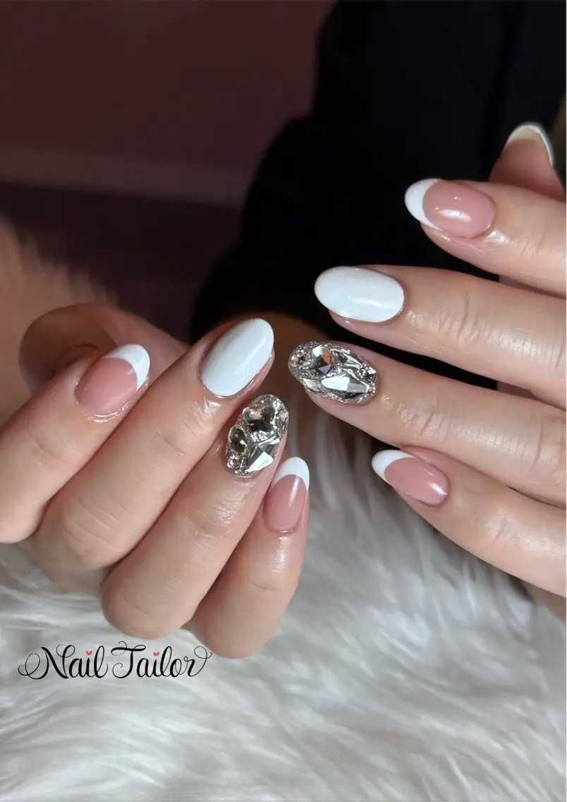 ネイル フレンチネイル キラキラネイル ホワイト ハンドネイル NailTailor ネイルテイラーのネイルデザイン