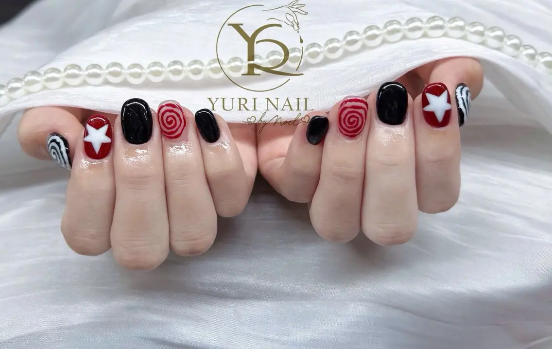 ネイル チークネイル フットネイル フレンチネイル グラデーション キラキラネイル ハンドネイル フットネイル ハンドケア YURI Nail Funabashiのネイルデザイン