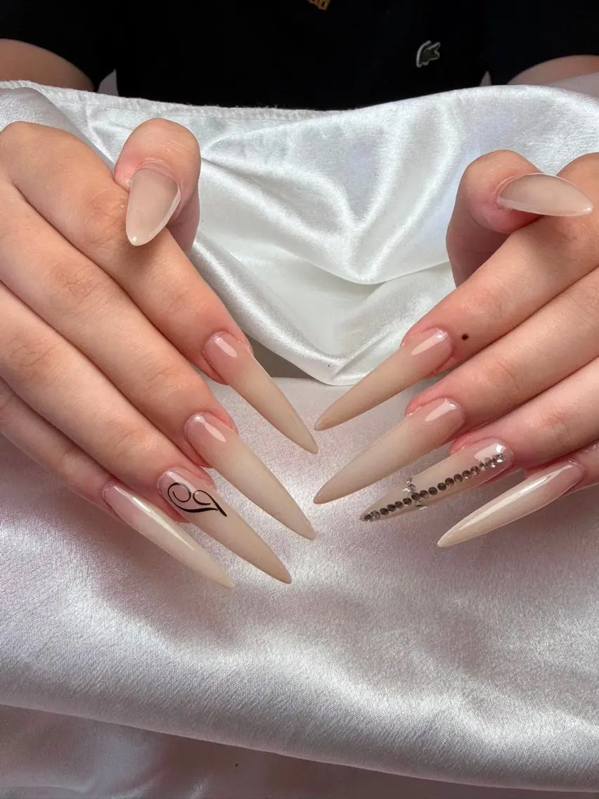 ネイル 桜ネイル 長さ出し フレンチネイル 韓国ネイル マグネットネイル ハンドネイル Kiwami nailsalonのネイルデザイン