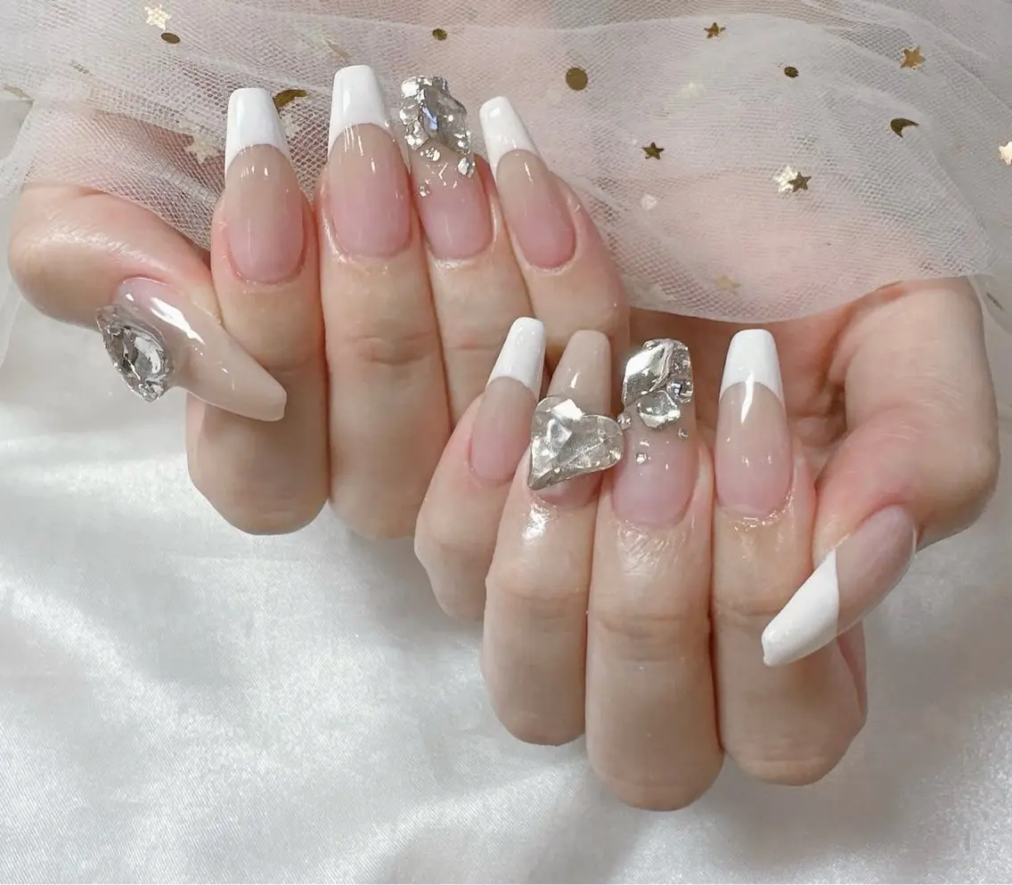 ネイル グラデーション キラキラネイル ワンカラーネイル 冬ネイル Jenn Nail Salonのネイルデザイン