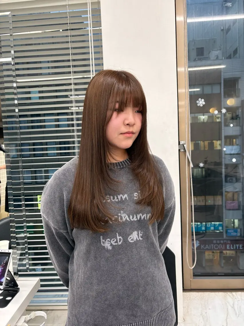 カラー ヘアカラー トリートメント 透明感ベージュ🤎 ナチュラルレイヤーのヘアスタイル