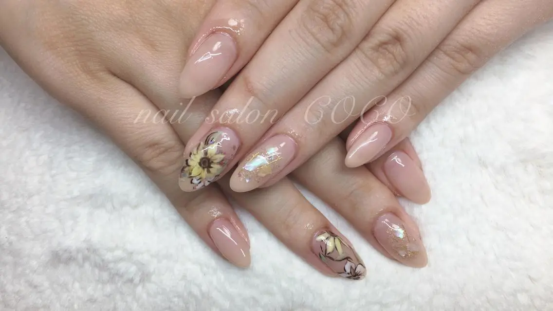 ロング カラー パーマ ヘアアレンジ キッズ ネイル マツエク・マツパ nail Berunaのネイルデザイン