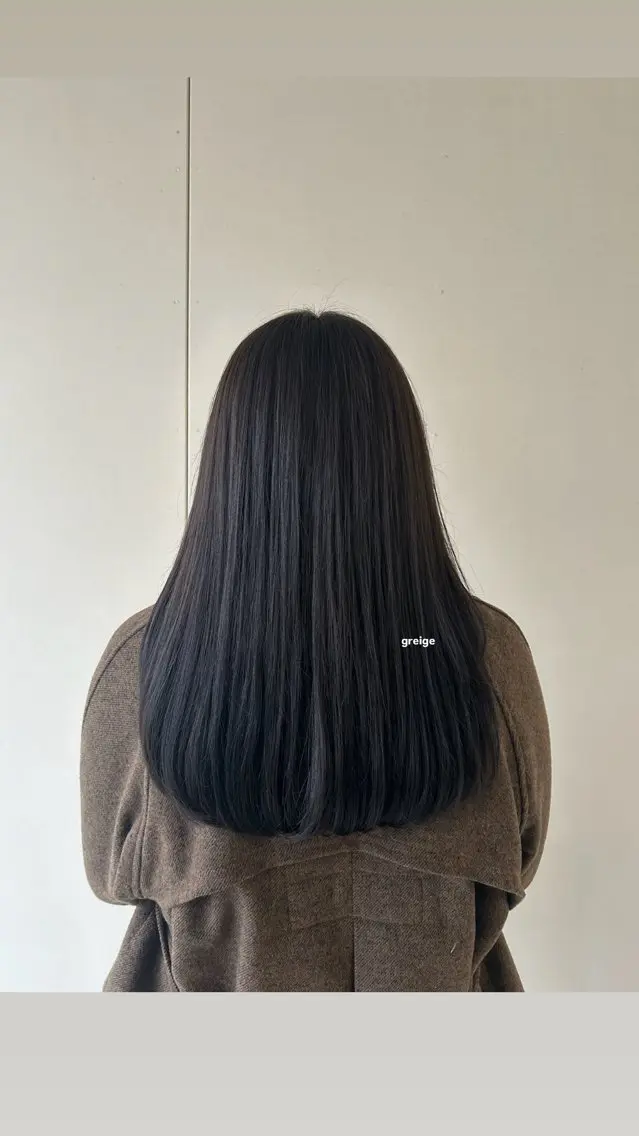 ロング カラー グレージュ カシェリタ🌛 ハルナのヘアスタイル