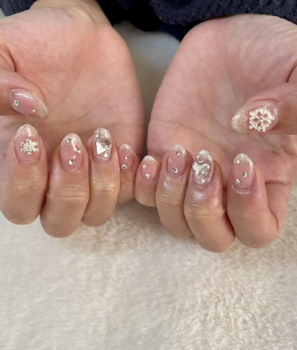 ネイル チークネイル ガーリー キラキラネイル マグネットネイル ワンホンネイル ハンドネイル ハンドケア 心斎橋Salon Epokkuのネイルデザイン
