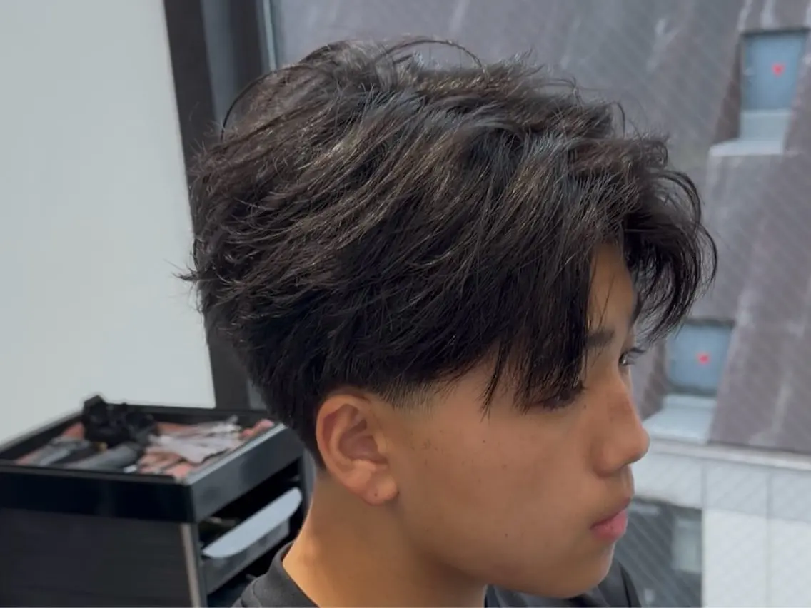ショート メンズ センターパート カット メンズ特化! Taiyo 🇺🇸のヘアスタイル