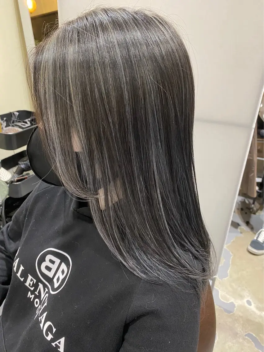 ロング カット ヘアカラー 山崎 義弘のヘアスタイル