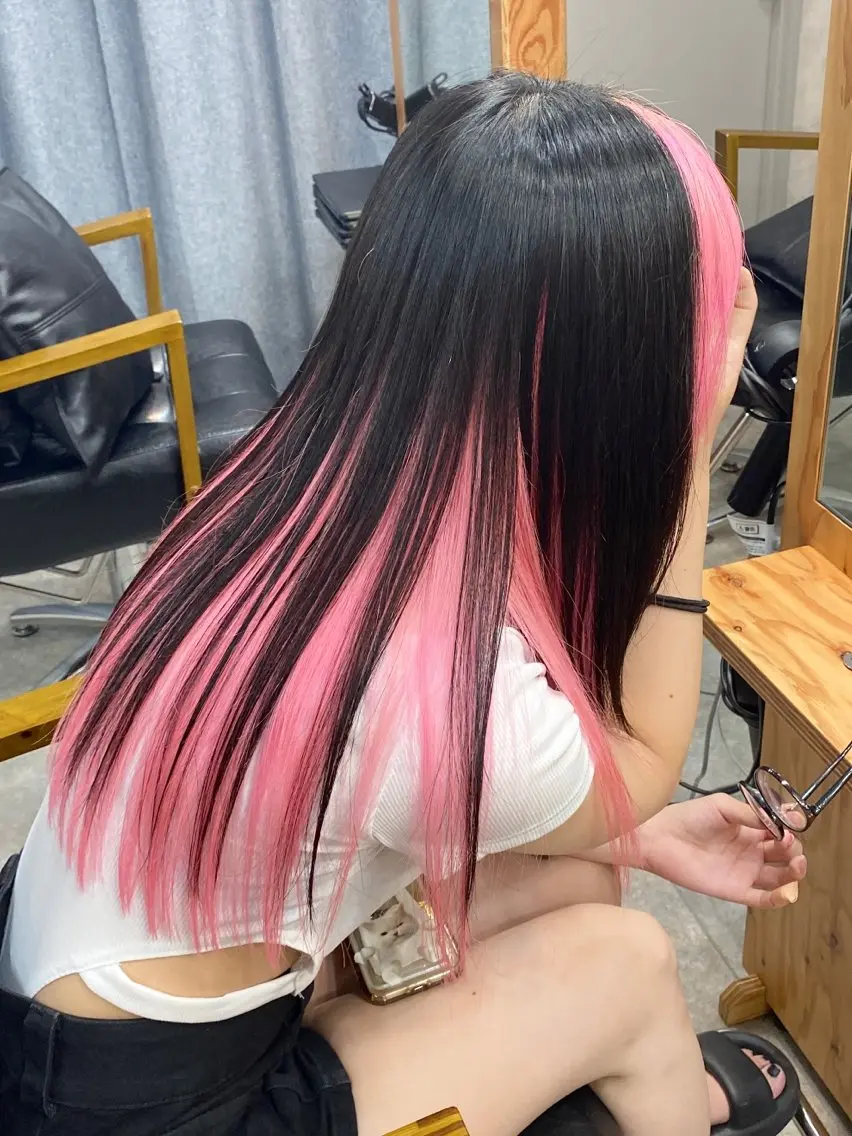 ロング カラー ブリーチ インナーカラー ピンクカラー 艶髪サラサラカラー 🌈前原健吾のヘアスタイル
