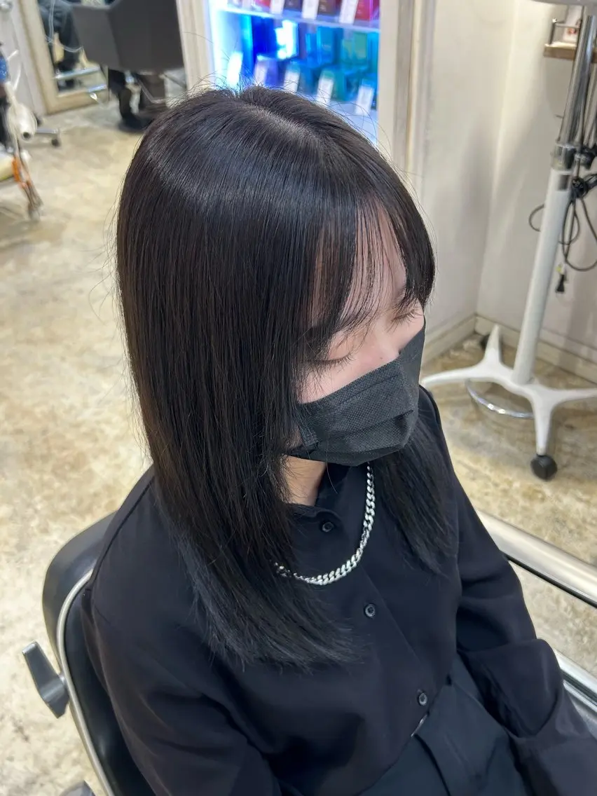 セミロング カラー 黒髪 ブリーチ ブルーカラー ブルーブラック 透明感カラー aine / 練馬江古田のヘアスタイル
