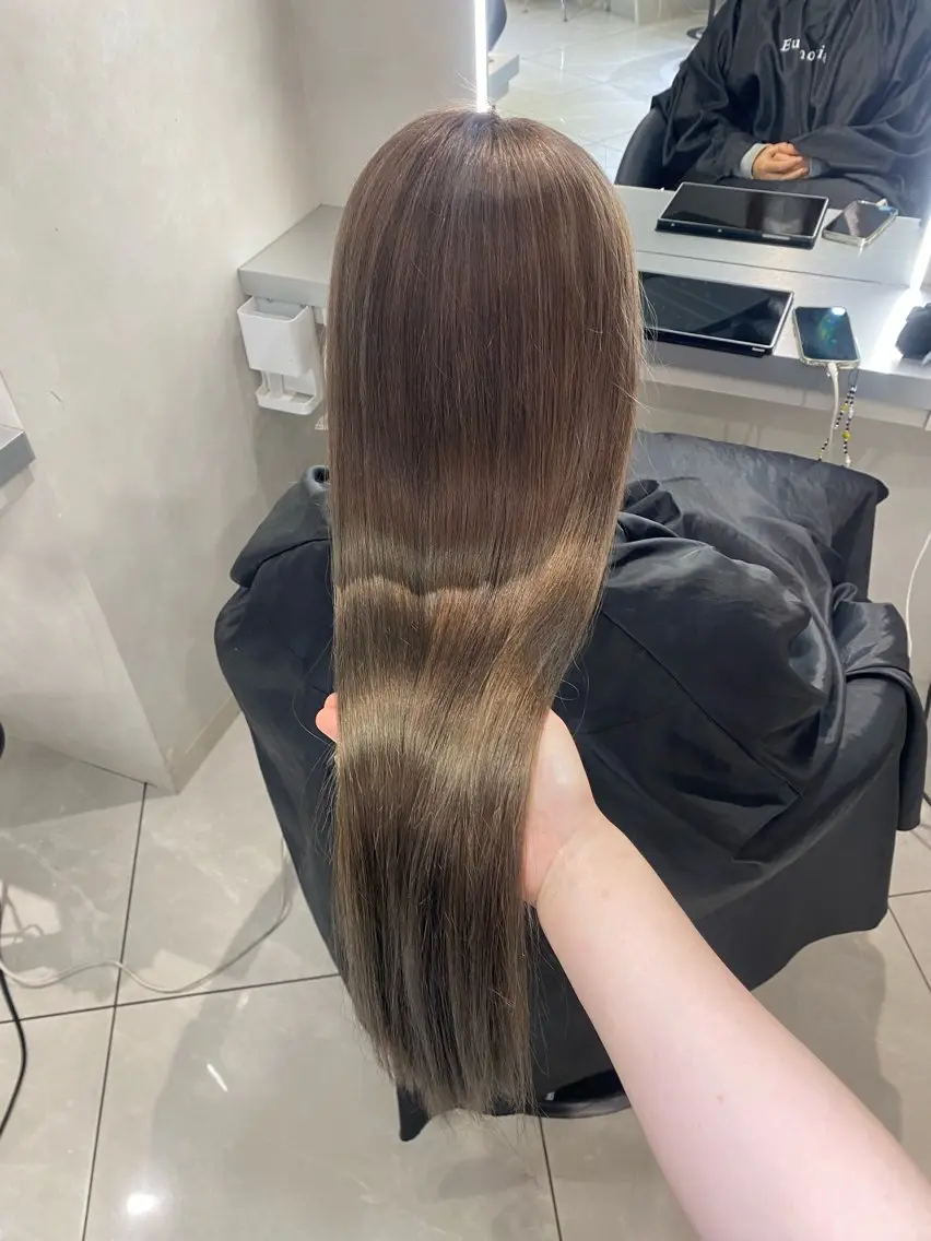 セミロング ヘアカラー 上品ハイトーン×艶 カラー🤍／ふうかのヘアスタイル