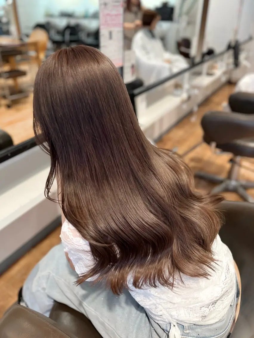 ロング カラー ベージュカラー ダブルカラー ヘーゼル ヘアカラー トリートメント 石野 友唯のヘアスタイル