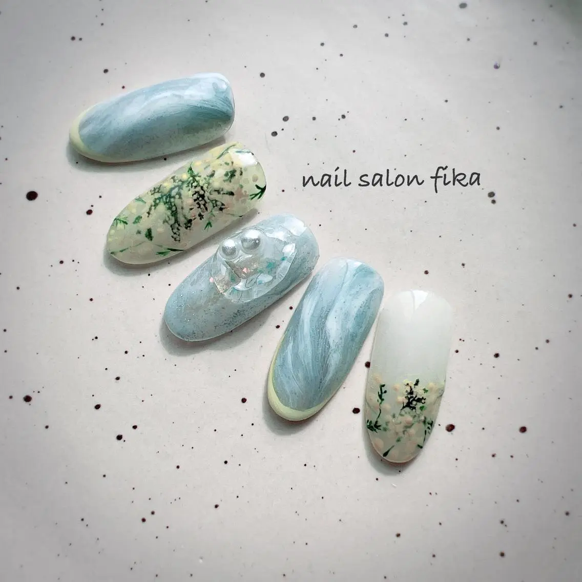 ネイル キラキラネイル 春ネイル nail salon fikaのネイルデザイン