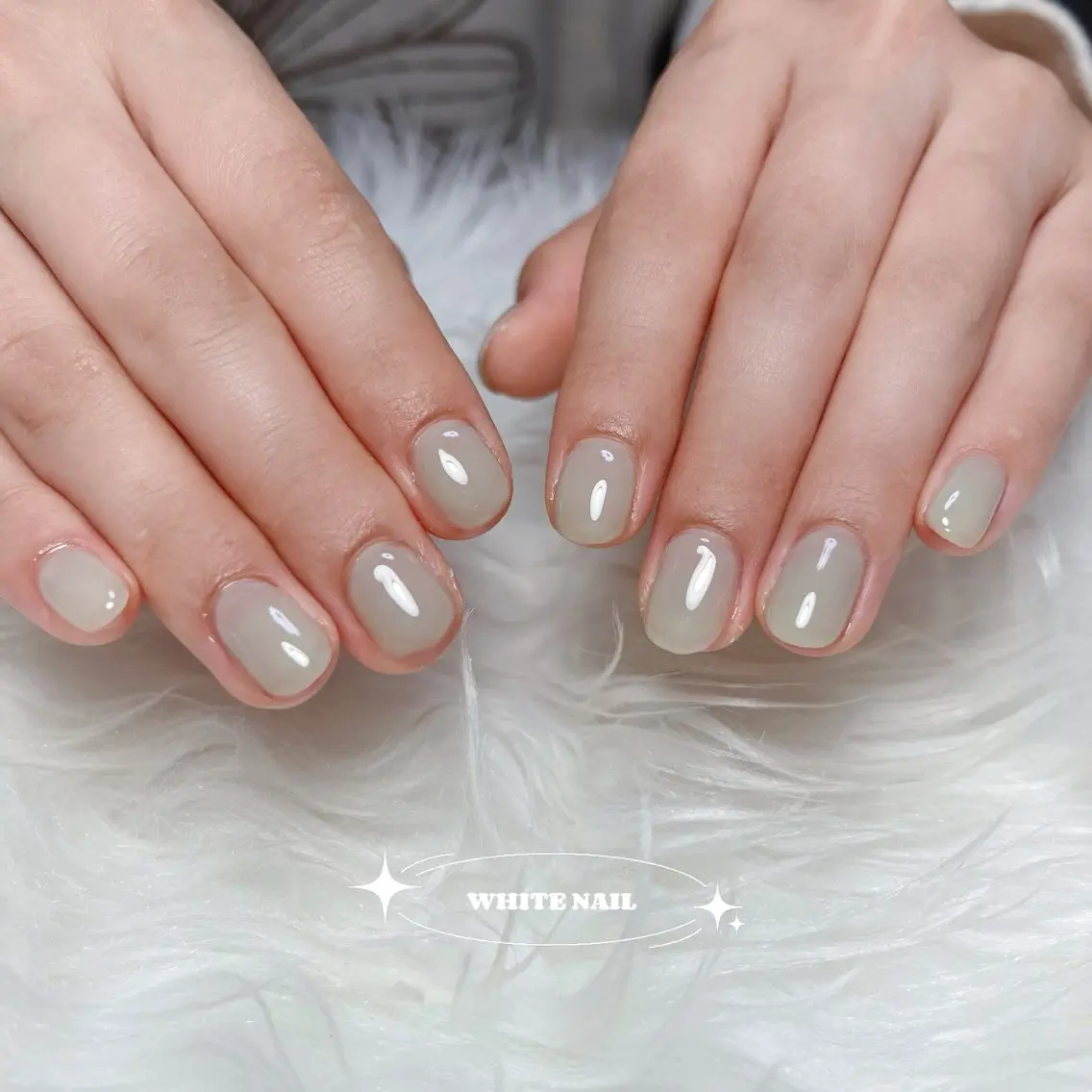 ショート ハンドネイル WHITE nail 栄店のネイルデザイン