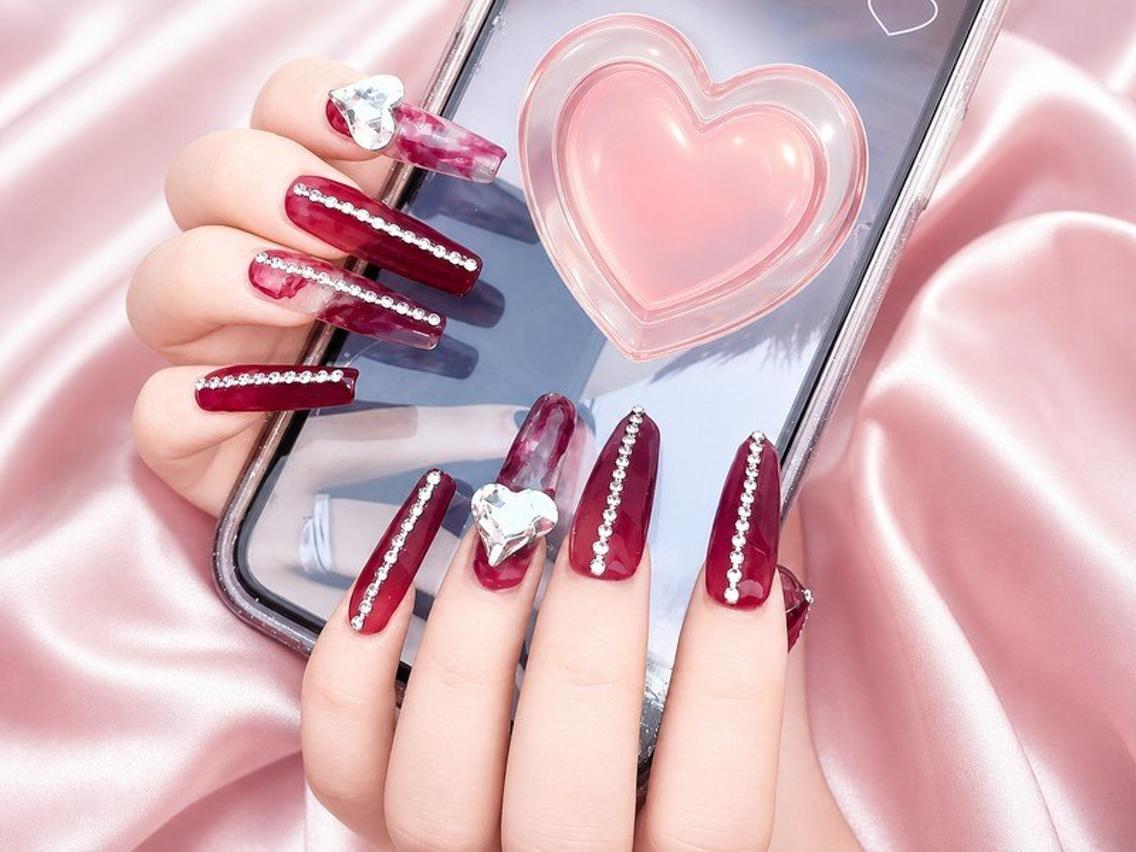 ネイル 赤色 ハンドネイル Lili Nail Studio西荻窪店のネイルデザイン