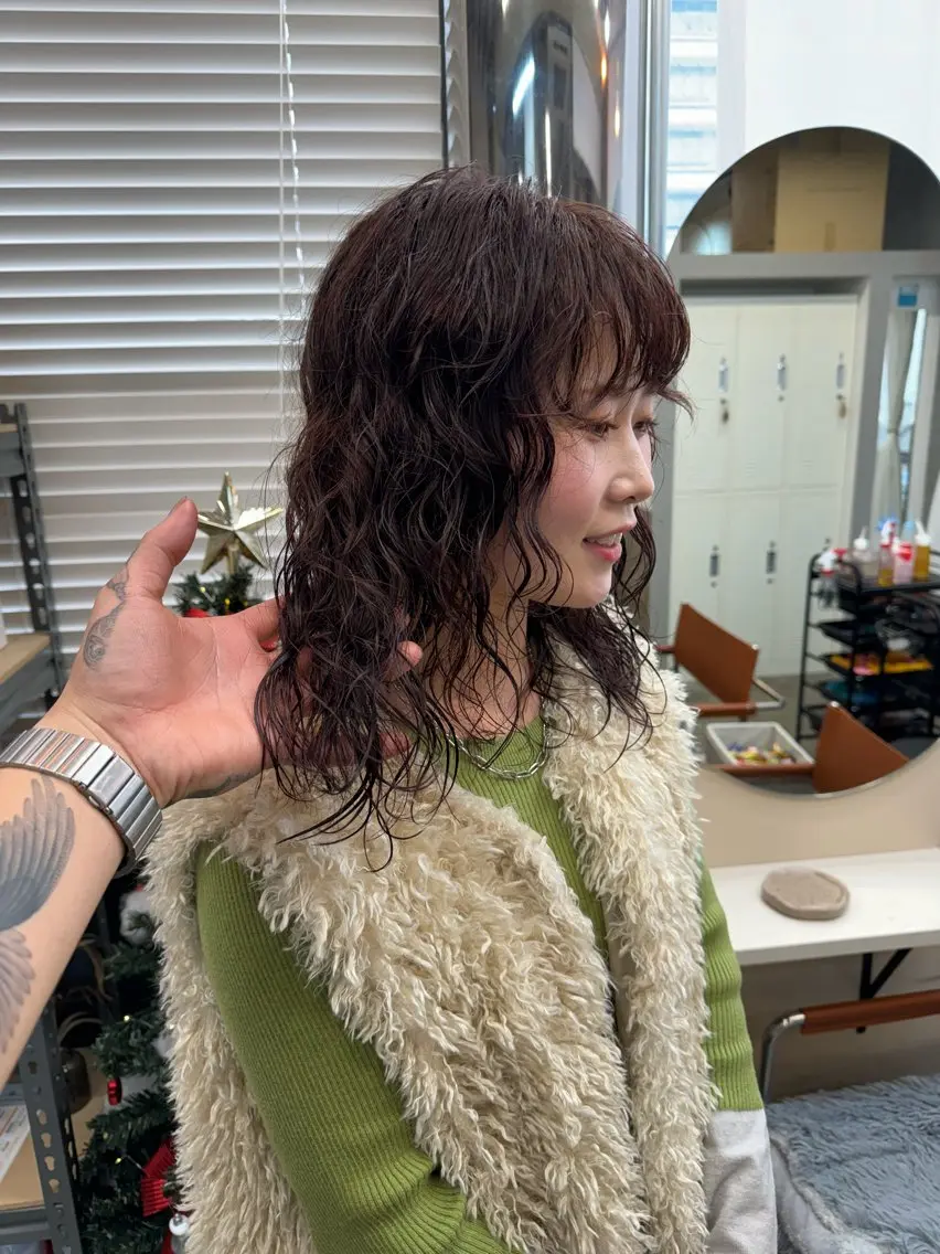ミディアム カラー パーマ カット ヘアカラー パーマ 早瀬裕之 パーマのヘアスタイル
