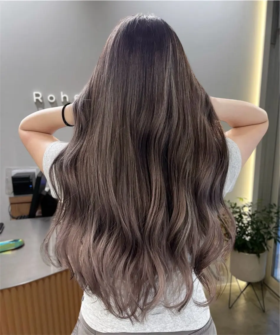 ロング カラー グラデーションカラー ハイライトカラー ハイライト ケア剤オタク×海外 ヘア長谷川裕起のヘアスタイル