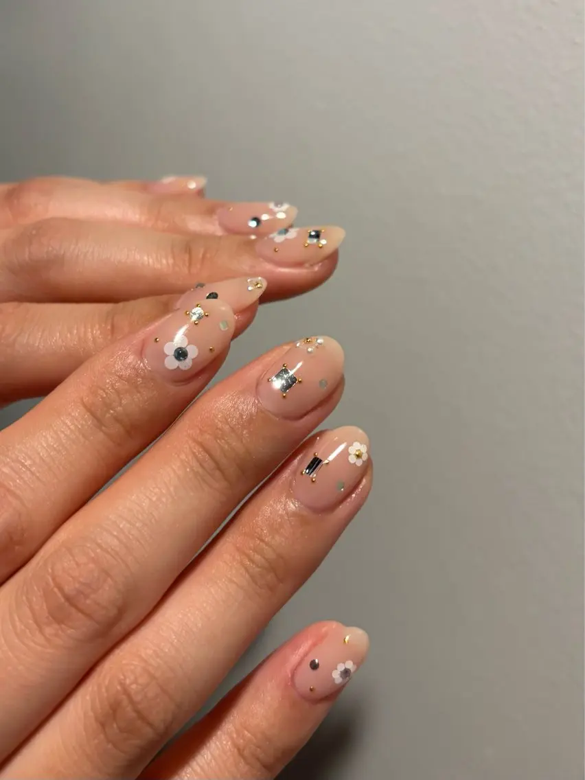 ネイル Manon Tomiのネイルデザイン