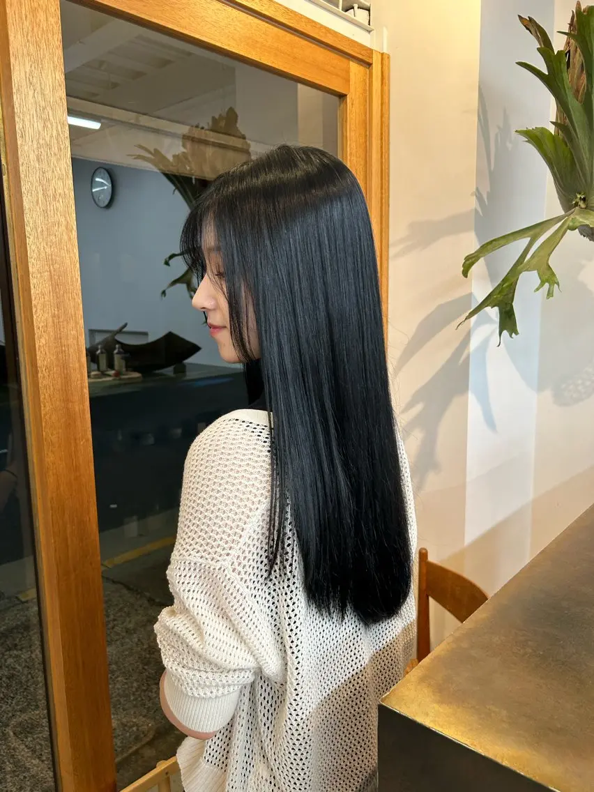 カラー アベ コハルのヘアスタイル