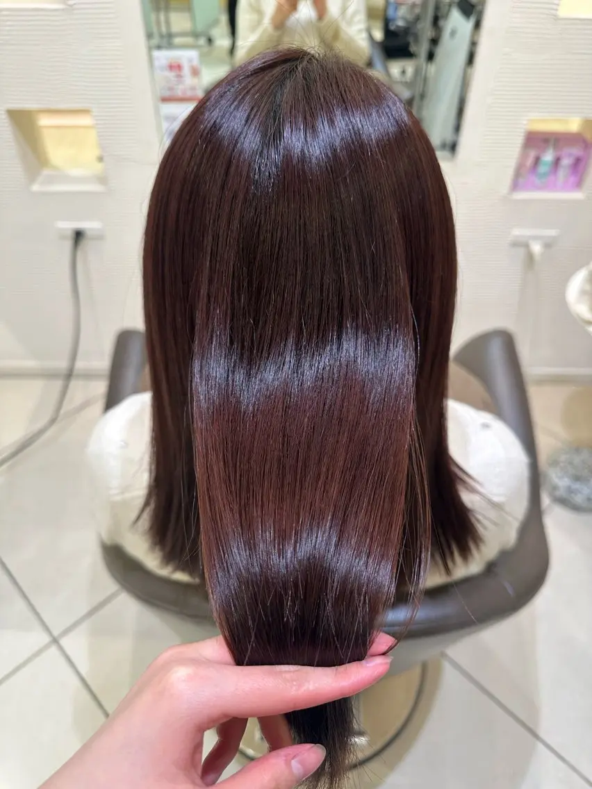 セミロング カラー ヘアアレンジ タイトボブ個性派カラ ーAKANEのヘアスタイル