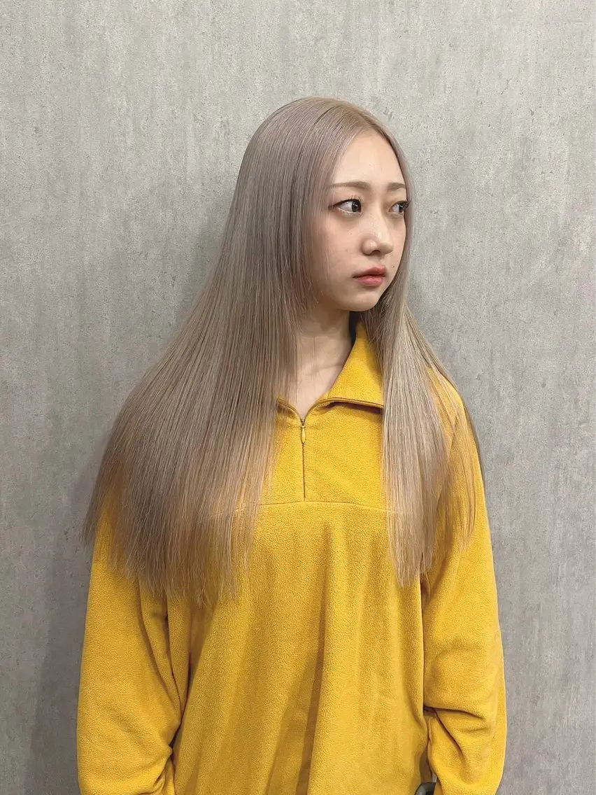 ロング カラー ブリーチ グレージュ ハイトーンカラー ミルクティーグレージュ ヘアカラー トリートメント ‎🤍似合わせ提案 ‎🤍YUURI🤍のヘアスタイル