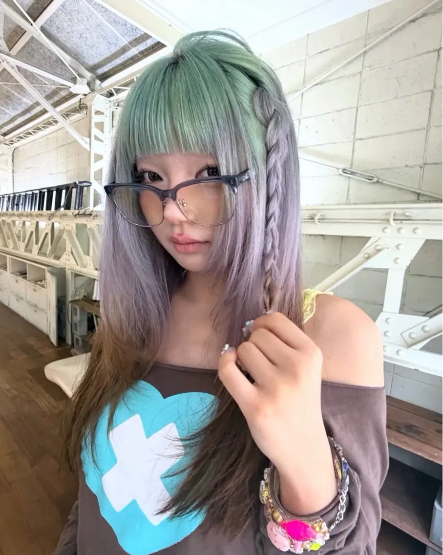 ロング カラー ミント パープルカラー ヘアカラー 田中 瑠愛のヘアスタイル