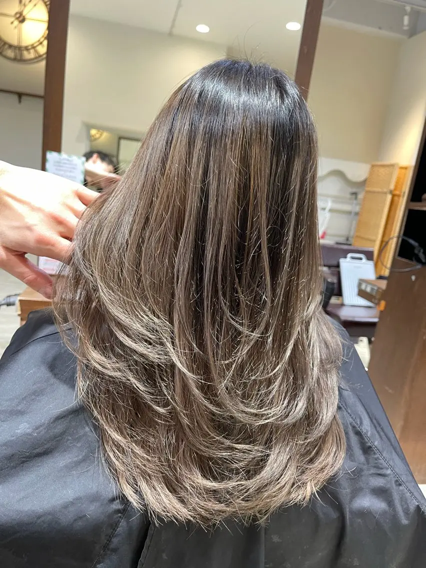 ミディアム カラー カット ヘアカラー トリートメント 海外レイヤー/ レイヤーカット/和田のヘアスタイル