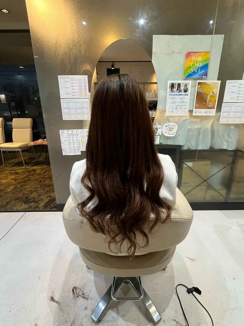 セミロング 野村 奈里亜のヘアスタイル