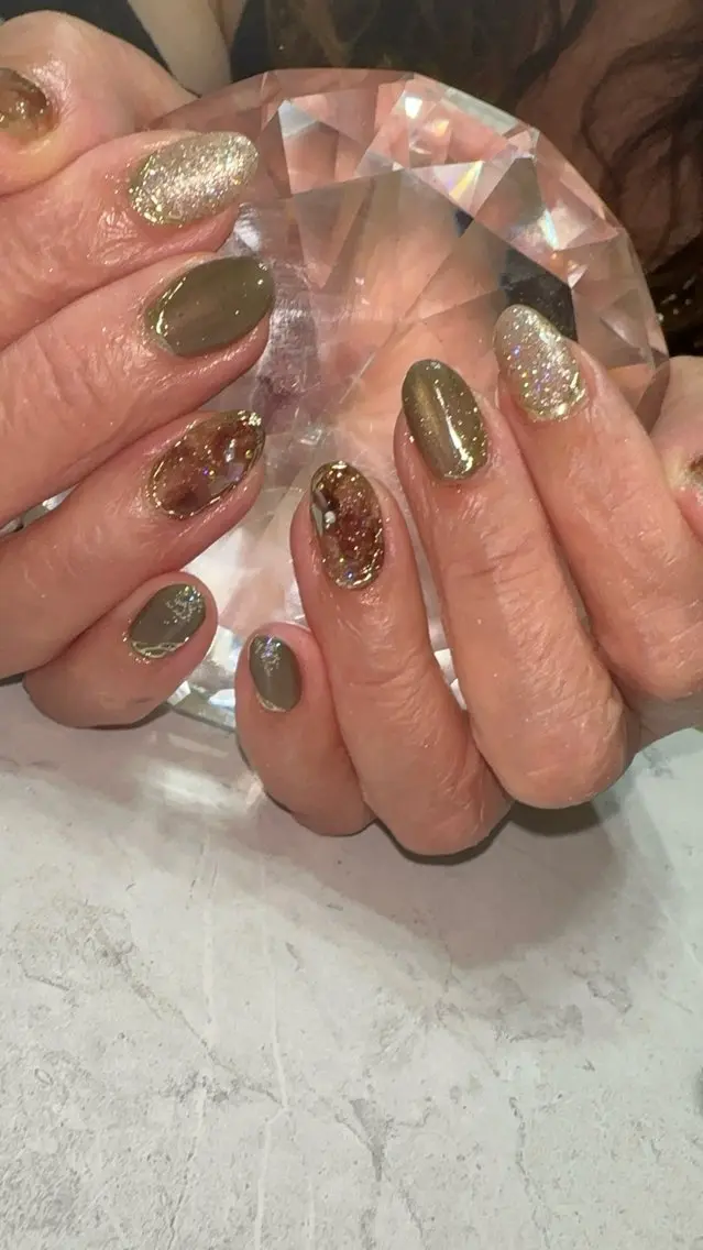 ネイル べっ甲ネイル グリーン ハンドネイル with nail.のネイルデザイン