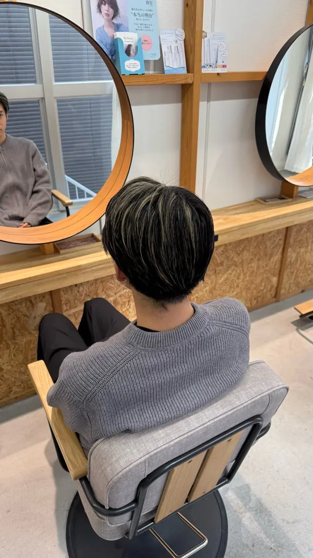 ショート カラー メンズ メンズハイライト 抜きっぱなしブロンド ハイライトカラー ハイライト キヨスミ ナツキのヘアスタイル