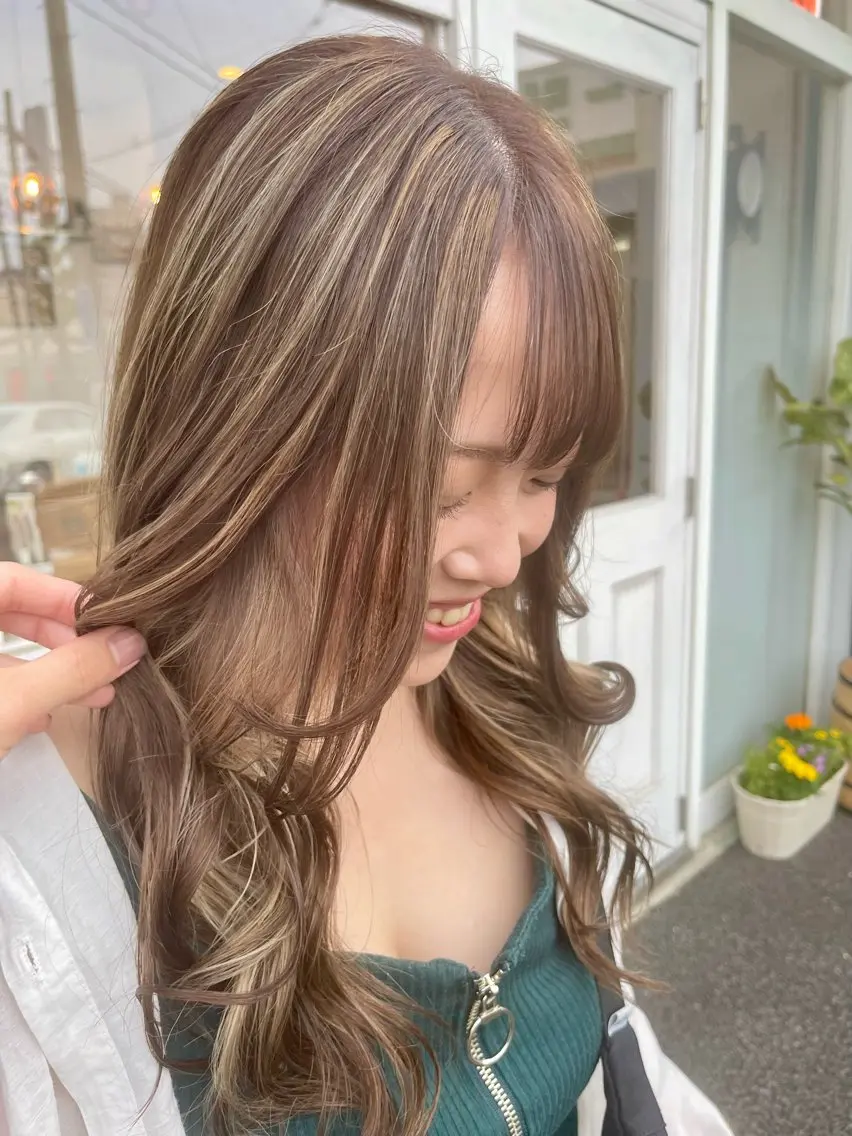 ロング カット ヘアカラー トリートメント 🍭透明感カラー 志賀拓海🍬🌈のヘアスタイル